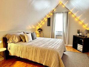 2 Schlafzimmer, Schreibtisch, Bügeleisen/Bügelbrett, Reisekinderbett