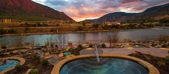 Mountain Victorian+Heart of Downtown+Kitchen+Yard!