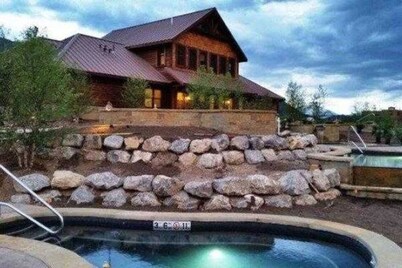 🏔MOUNTAIN CHARM - 2 BDR Apt KITCHEN Downtown GWS