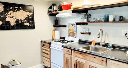 CABIN 03- Remodeled Cozy Rustic-Luxury w/ Kitchen