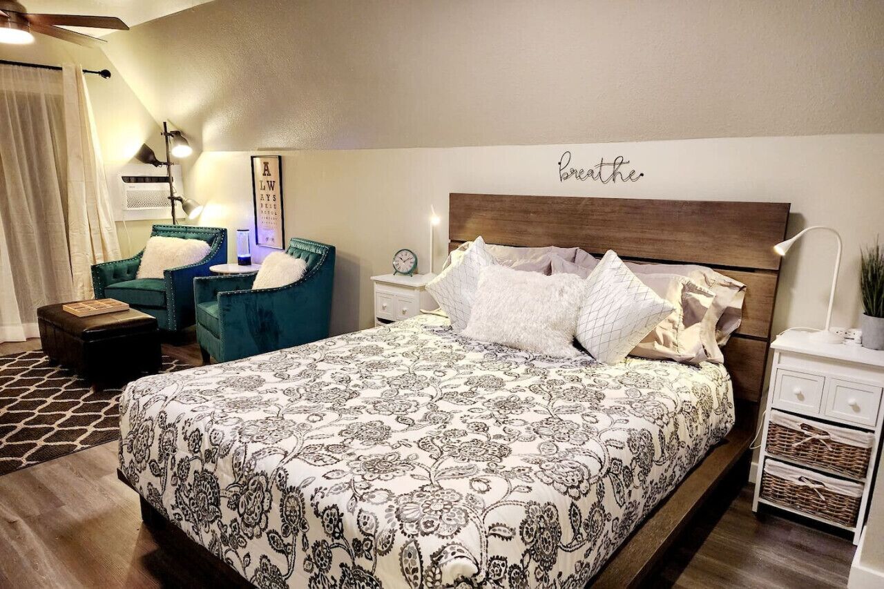 Desk, iron/ironing board, travel crib, WiFi