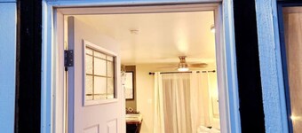 Cabin 16 *NEW! Luxury w/ Kitchen