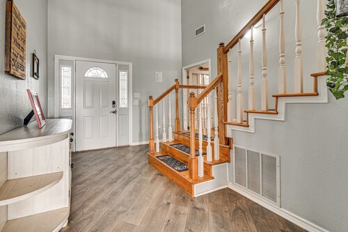 Space to Gather! Sherman Estate w/ Pool & Hot Tub