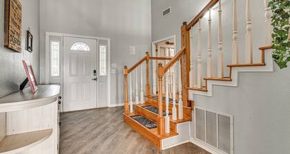 Space to Gather! Sherman Estate w/ Pool & Hot Tub