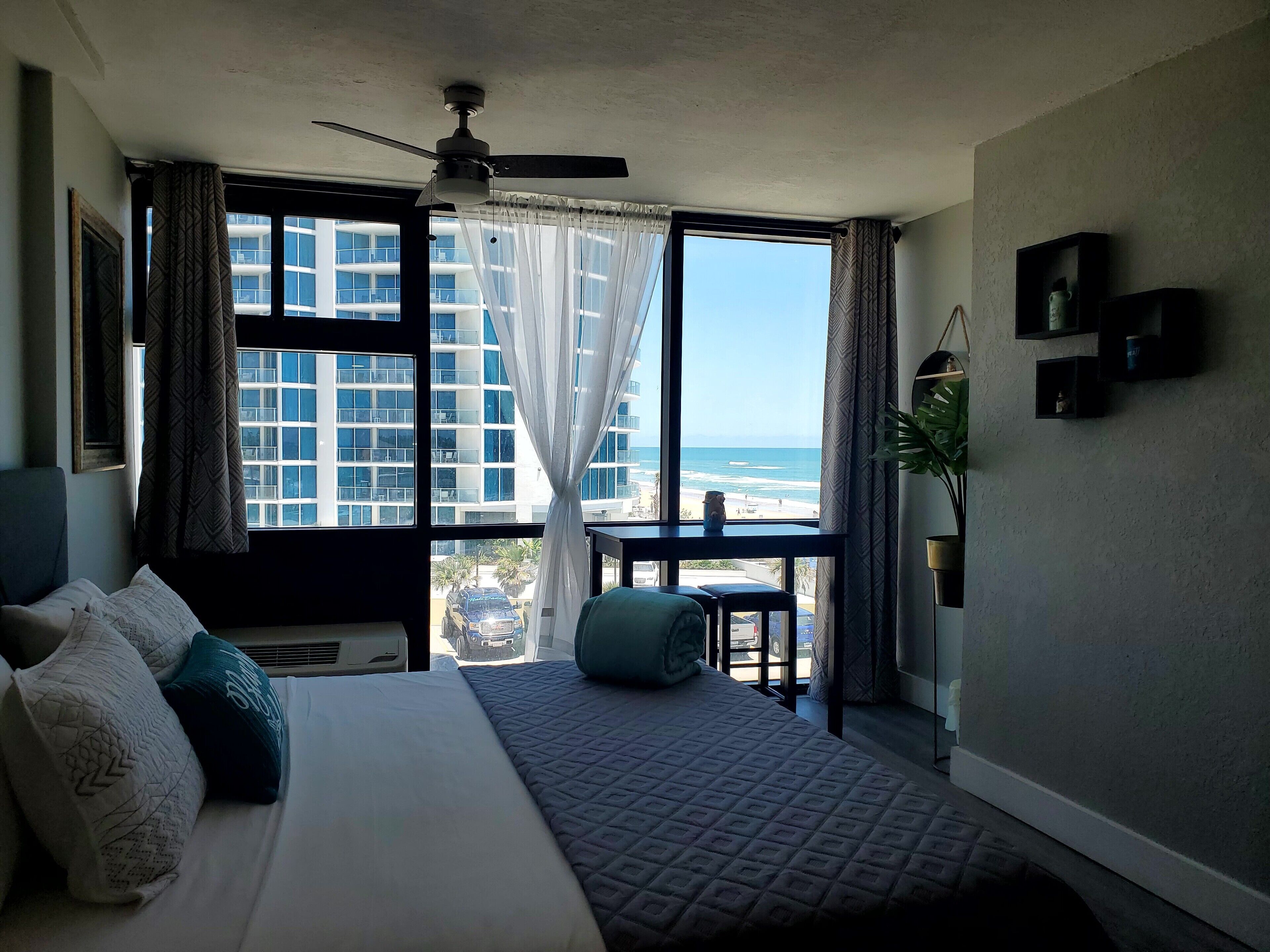Oceanview Couple’s Retreat on the beach