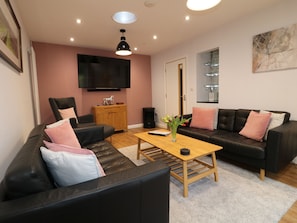 Smart TV y chimenea