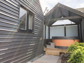 Terrace/patio - The Coach House 5*, Private Hot tub, Derbyshire Dales/Peak District. (Roston)