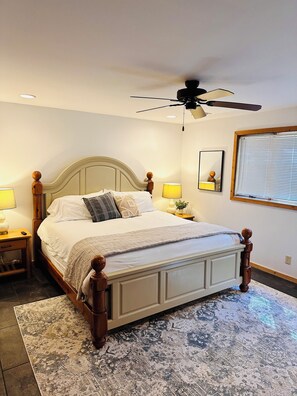 4 多间卧室、办公桌、熨斗/熨衣板、旅行婴儿床