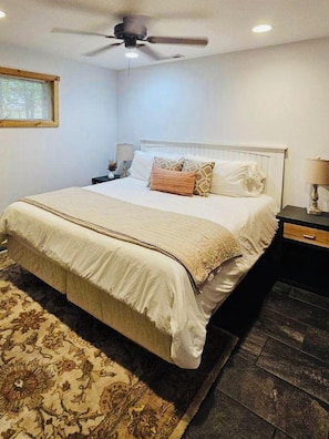 4 bedrooms, desk, iron/ironing board, travel crib