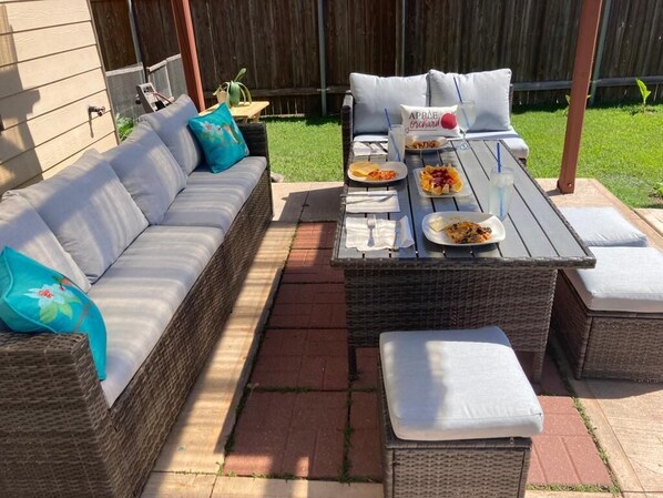 屋外ダイニングエリア