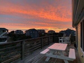 Outdoor dining - Water Music OBX:  Ocean views, easy beach access, private pool.  Pet friendly. (Corolla)