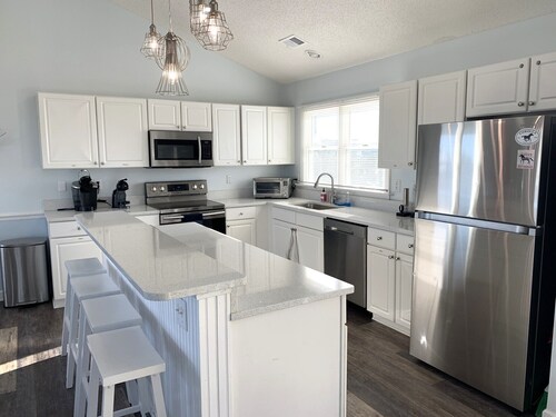 Water Music OBX:  Ocean views, easy beach access, private pool.  Pet friendly.