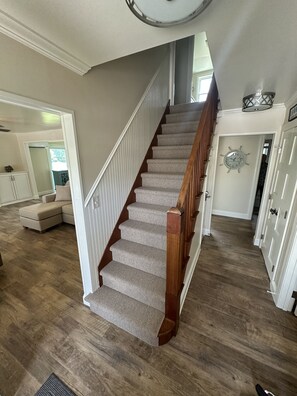 Interior - Beautiful home on Lords Point in Stonington CT with lots of parking on large lot (Stonington)