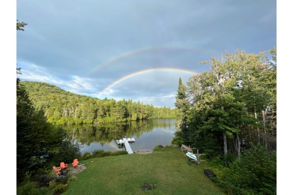 4 Seasons New Home on Beautiful Loon Lake