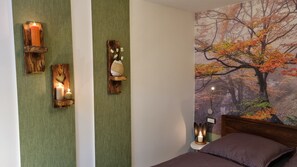 2 bedrooms, iron/ironing board, bed sheets