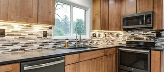 Bloomfield Hills Modern, Luxurious Ranch, 1900 Sq Ft, 3 Bedroom/2.5 Bath + Patio