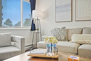 TV - Single Level Homestay - Prime Location (Boise)