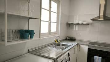 Refrigerador, microondas, horno y lavavajillas