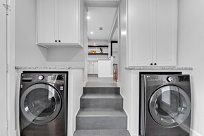 Interior - Carrollton Cottage - No Cleaning Fee - No Pet Fee (Carrollton)