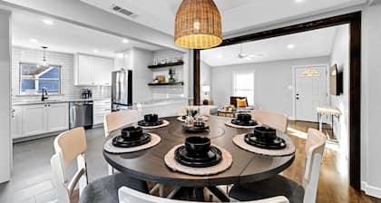 Carrollton Cottage - No Cleaning Fee - No Pet Fee