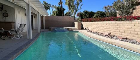 Piscine extérieure, piscine chauffée