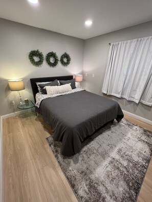 3 chambres, lit de bébé portatif, Wi-Fi, literie fournie