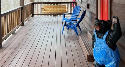 Stylish Cataloochee Mtn Cabin with a hot tub.