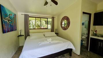 Room | In-room safe, WiFi (free)