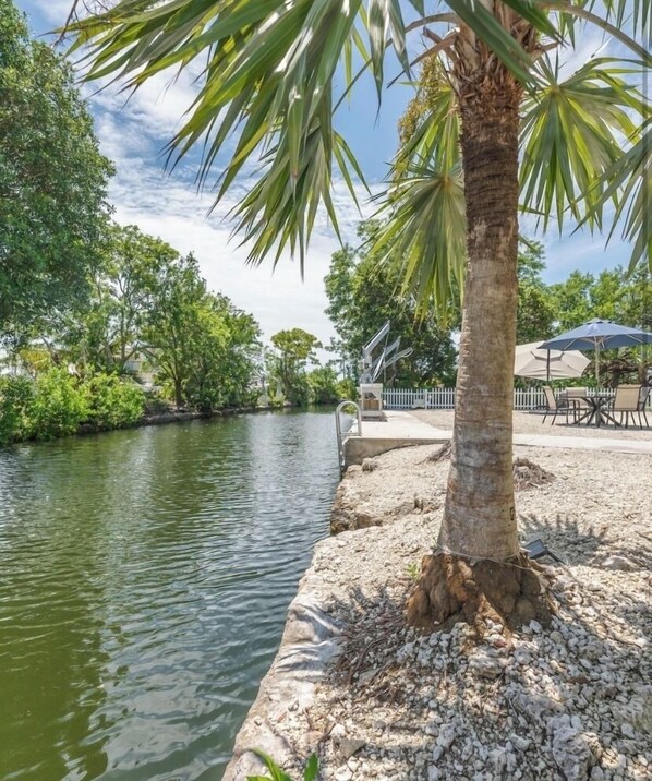 Property grounds - Relaxing Florida Keys canal front home in nature preserve (Big Pine Key)
