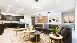 Offices - Star Wars Bunks & Game Room + Private Pool Fun (Davenport)