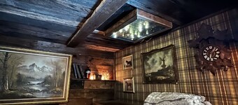 The Moonlight Manor - a themed hideaway!