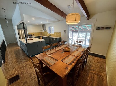 Private all season cottage on the majestic Madawaska River!