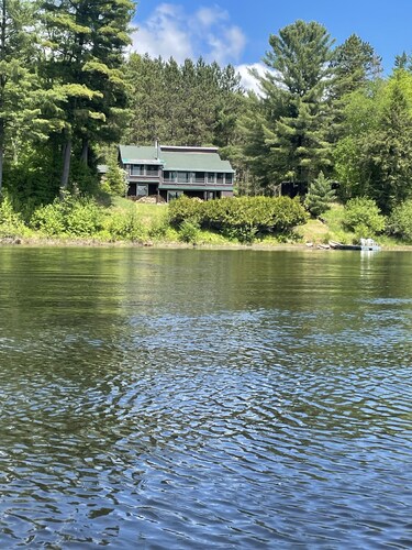 Private all season cottage on the majestic Madawaska River!