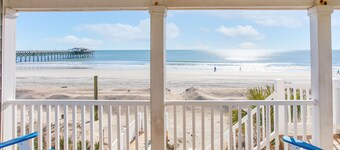 Mermaids Haven: 6 Bedroom, 4 Bathroom on the beach Sleeps 16!