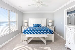7 habitaciones, tabla de planchar con plancha, cuna de viaje y wifi 