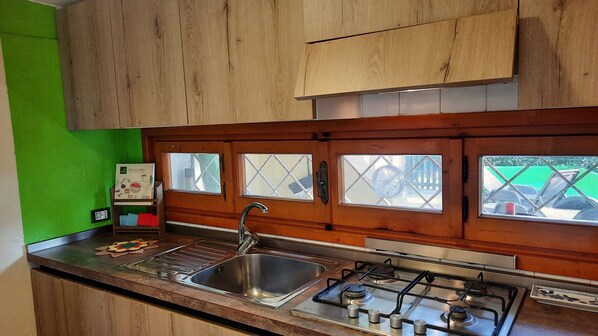 Refrigerador, horno, placa de cocina, lavavajillas