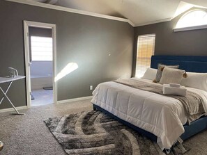 2 slaapkamers, een strijkplank/strijkijzer, wifi, beddengoed
