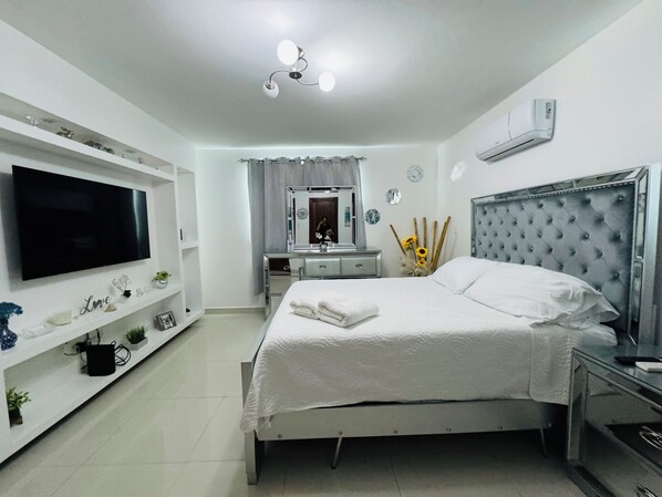 3 bedrooms, iron/ironing board, internet, bed sheets