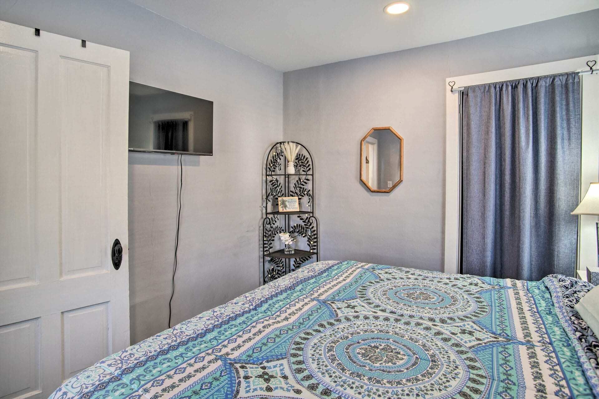 3 quartos, escrivaninha, Wi-Fi de cortesia, roupa de cama