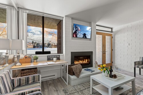 Great Location for Year-Round Recreation & Luxury Community Amenities + Pet-Friendly!