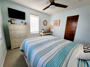 2 bedrooms, iron/ironing board, free WiFi - Pet Friendly 2 bed 1 bath condo 
4 night Minimum in-season June-Sept (Wildwood)