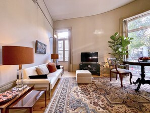 Interior - Victoria Studio in our Art Nouveau Townhouse (Porto)