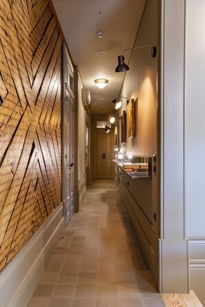 Interior - Victoria Studio in our Art Nouveau Townhouse (Porto)