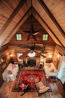 Tabla de planchar con plancha, wifi gratis y ropa de cama 