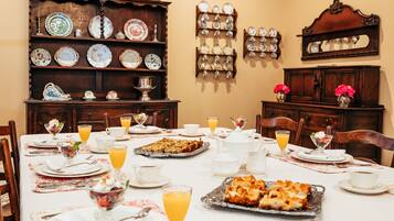 Free daily full breakfast