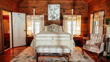 The Little White House | Iron/ironing board, free WiFi, bed sheets