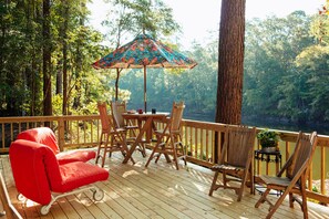 Property grounds - The Bird & Butterfly Inn (Jasper)