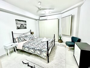 3 Schlafzimmer, Schreibtisch, WLAN, Bettwäsche
