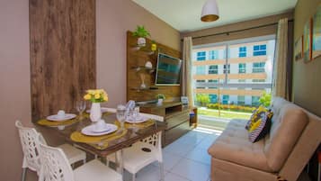 Apartamento | Área de estar | Smart TV 40 polegadas com canais digitais, TV, Netflix