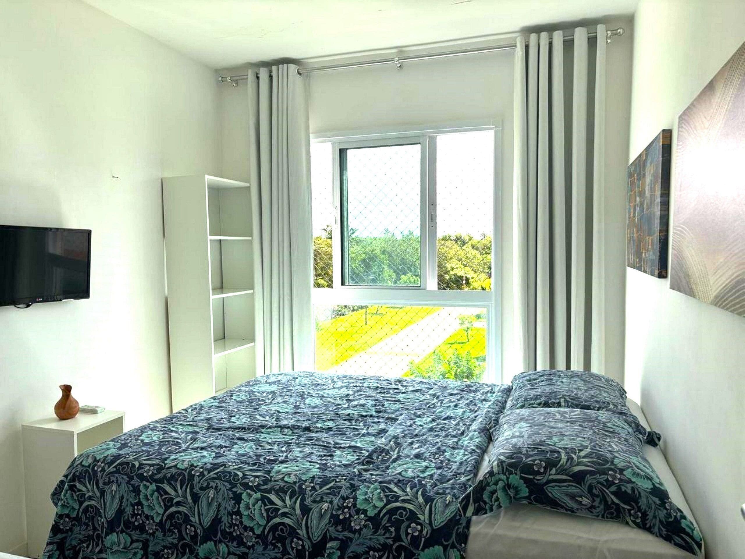 Hypo-allergenic bedding, free WiFi, bed sheets